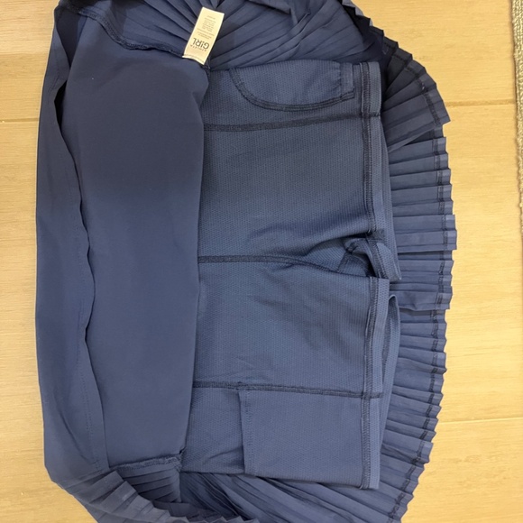 Athleta Girl Skort, Tennis Skirt, Pleated Back, Navy, Girls 14/XL or Women's S/M - Picture 6 of 8